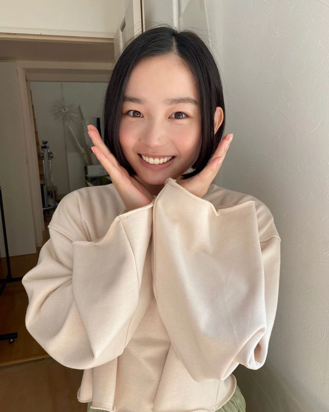 宫﨑优 短发俏皮女孩大展个人魅力